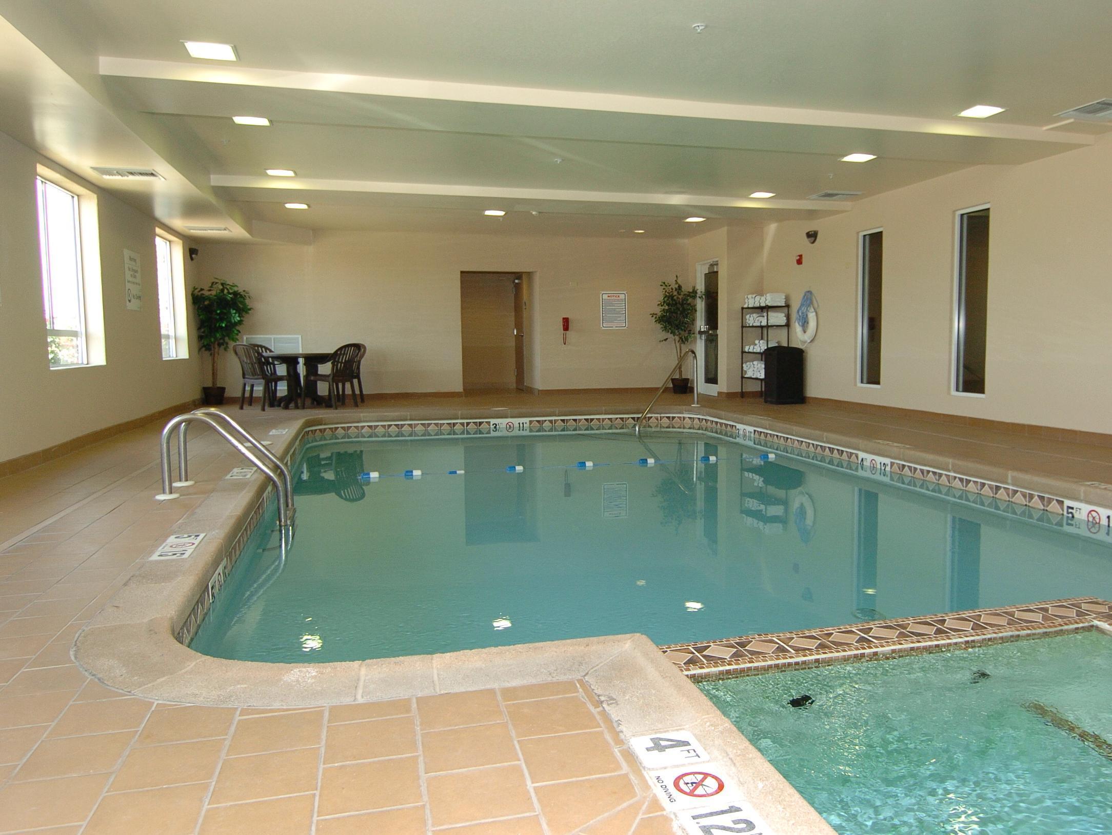 Holiday Inn Express Hutchison By Ihg Hutchinson Ngoại thất bức ảnh