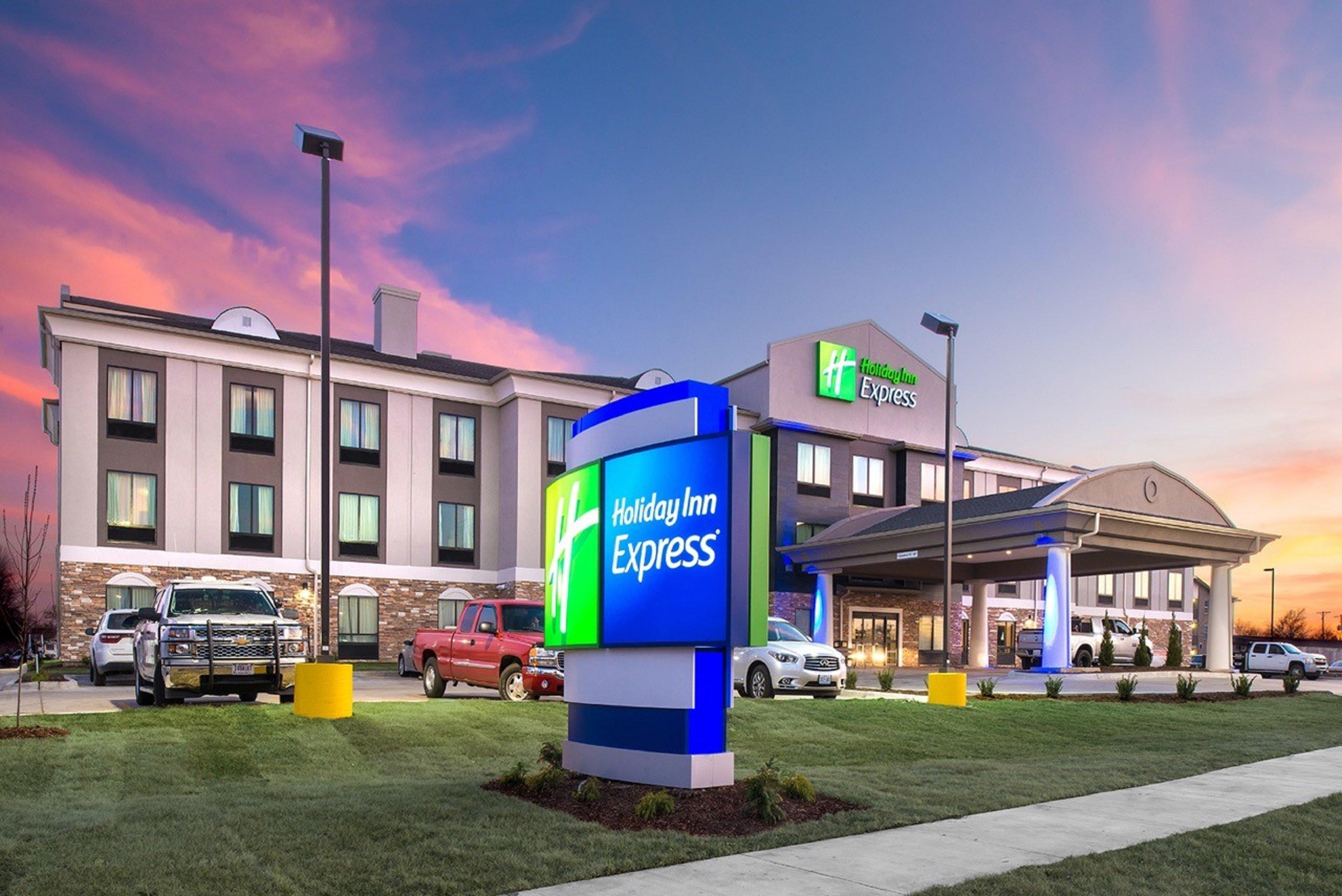Holiday Inn Express Hutchison By Ihg Hutchinson Ngoại thất bức ảnh