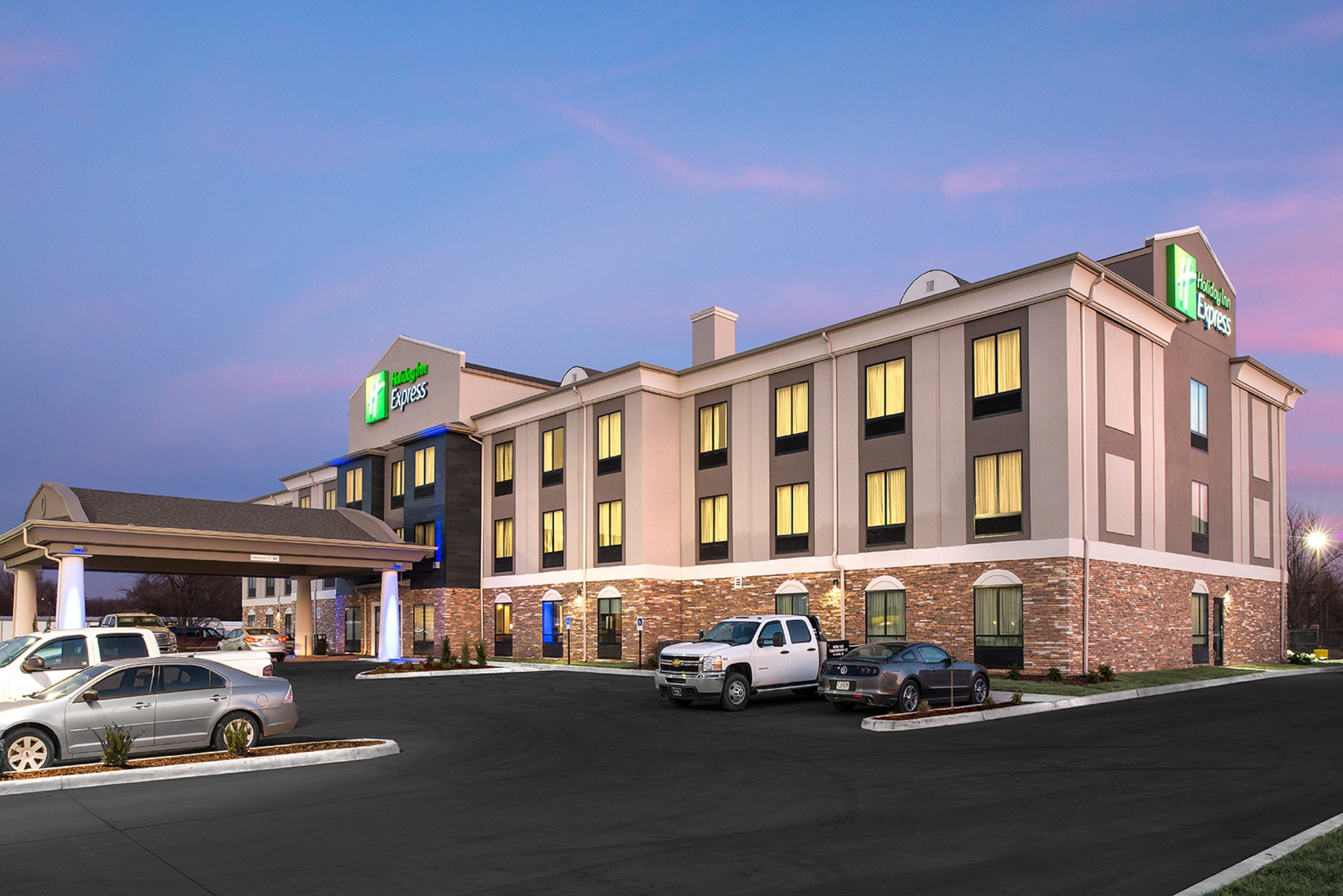 Holiday Inn Express Hutchison By Ihg Hutchinson Ngoại thất bức ảnh