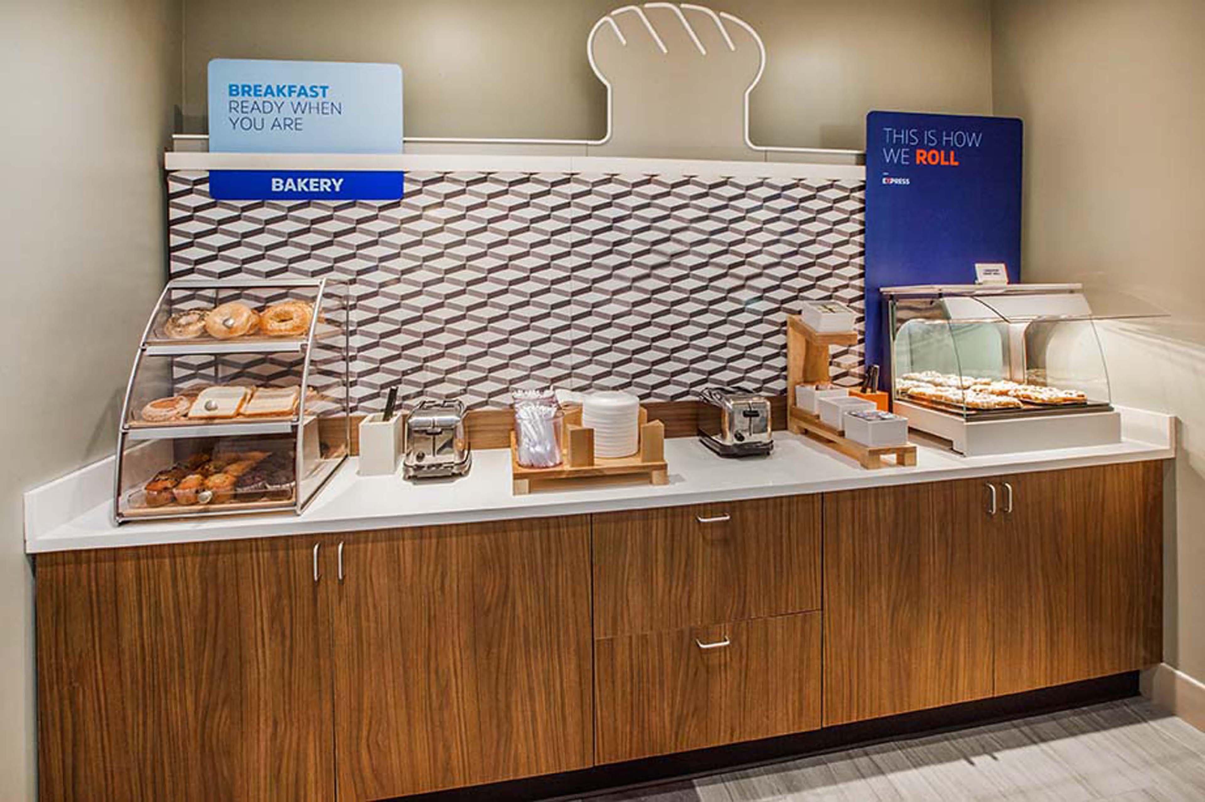 Holiday Inn Express Hutchison By Ihg Hutchinson Ngoại thất bức ảnh