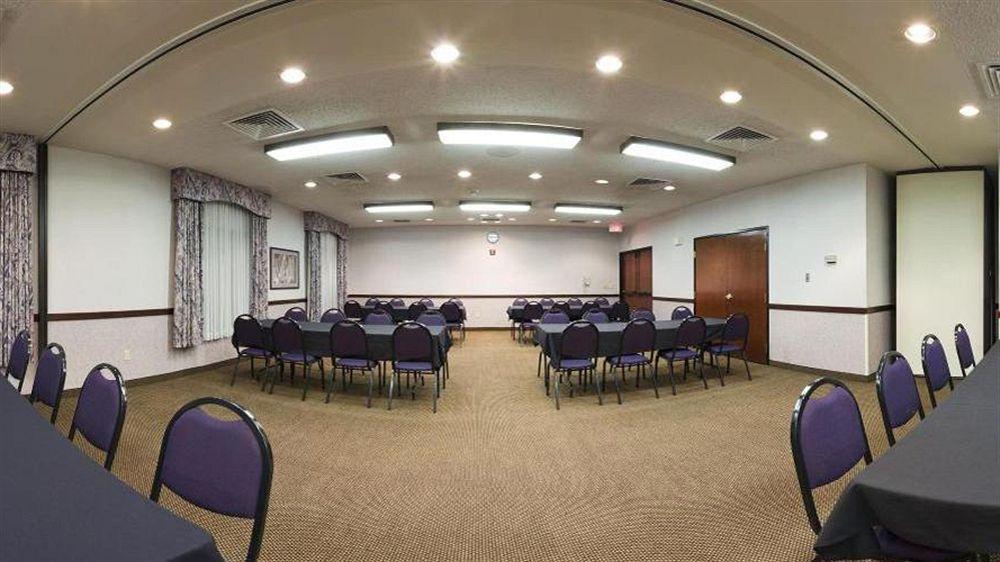 Holiday Inn Express Hutchison By Ihg Hutchinson Ngoại thất bức ảnh